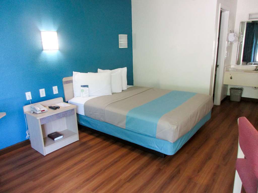Motel 6 Huntsville - Madison Quarto foto